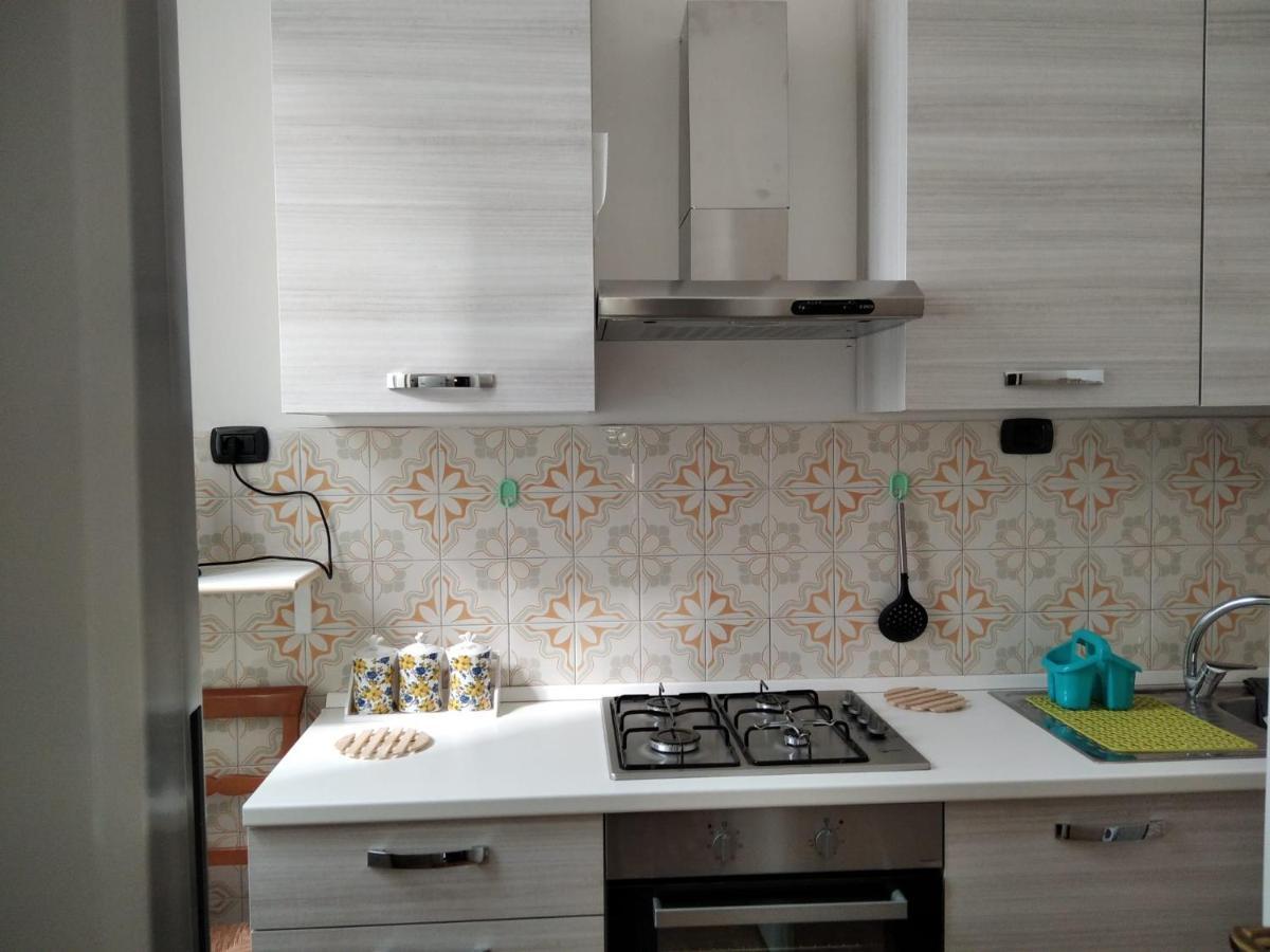 Jamila Apartment Napels Buitenkant foto