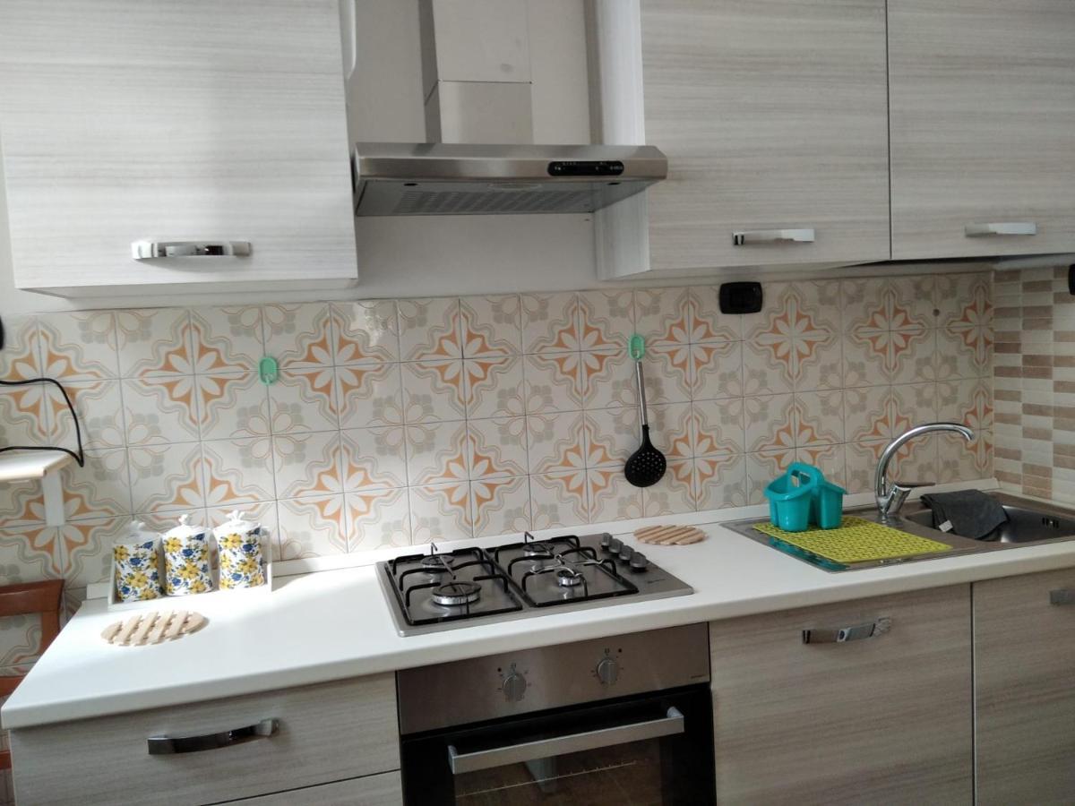 Jamila Apartment Napels Buitenkant foto